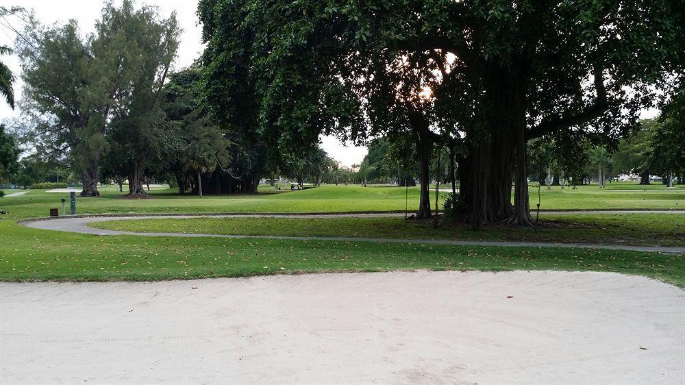 Hollywood Beach Golf Resort Luaran gambar